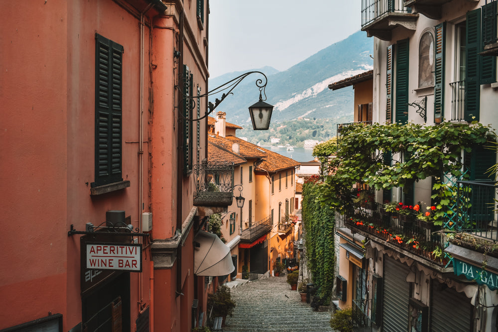 Bellagio is the most popular and prettiest village and town on lake Como. Bellagio is glamorous and charming and has the best boutique shops, restaurants and bars